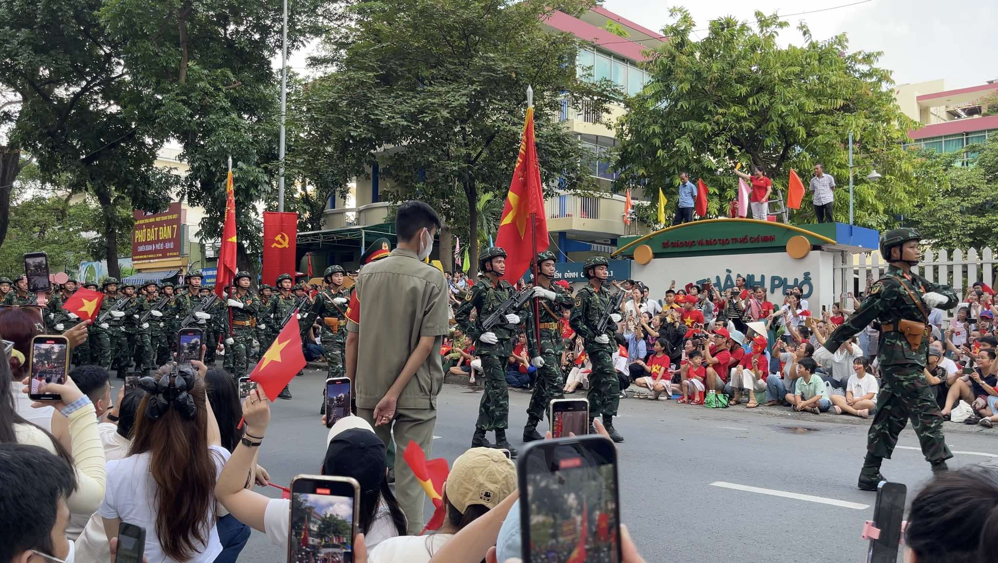 Lần Đầu Tiên Được Xem Diễu Binh – “Concert Quốc Gia”: Một Trải Nghiệm Mãi Không Thể Quên!