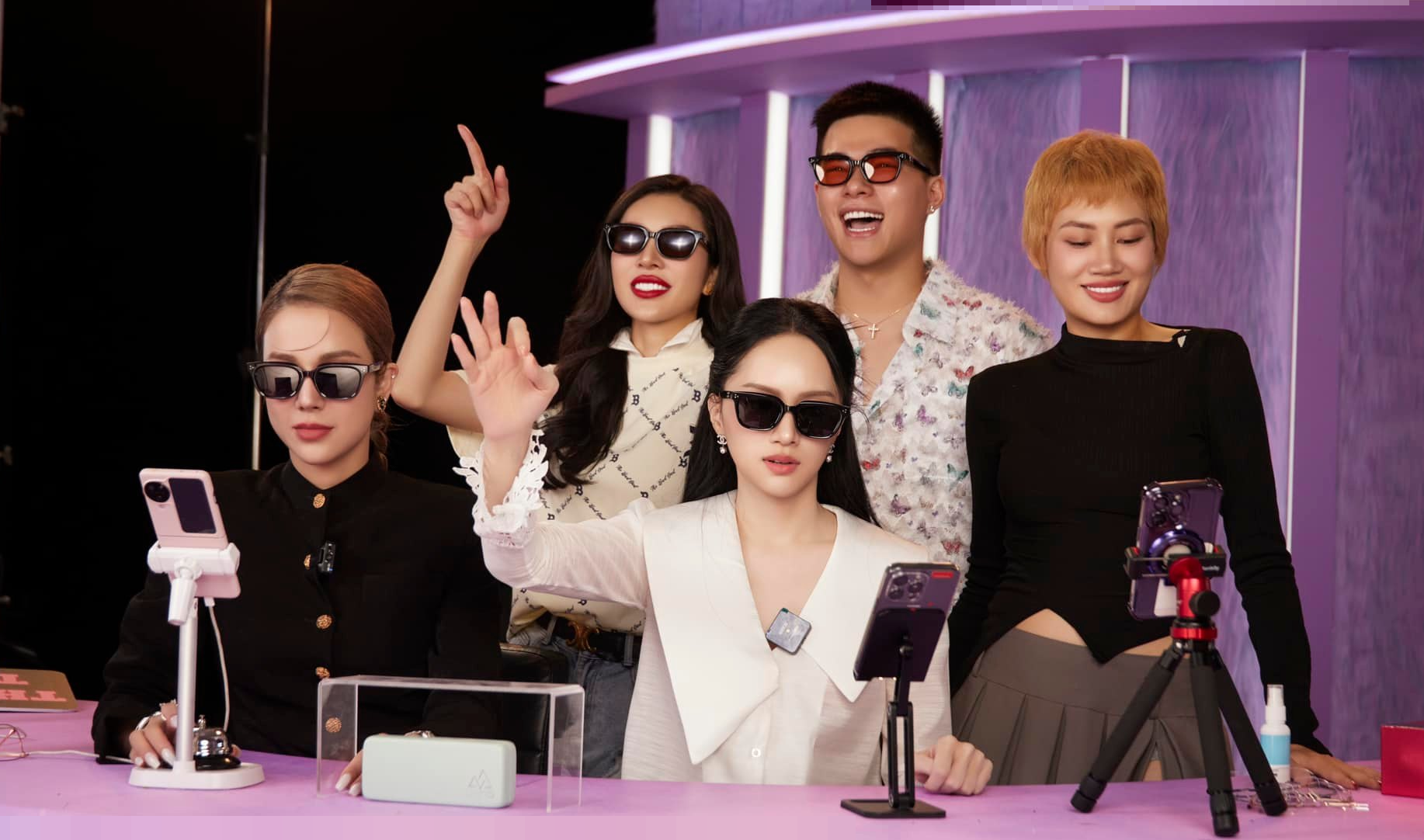 Livestream & Micro-Influencer – Khi Gen Z Việt “đạo diễn” chính chiến lược mua sắm